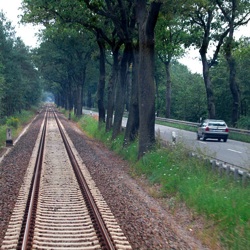 Terug naar Berlijn met de gerenoveerde spoorlijn. Hier tussen Perleberg en Wittenberge langs de provinciale weg.