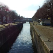 Gent is een waterstad. Hier een wat verwaardloosde sluis.