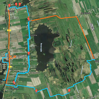 De twee afgelegde wandelroutes. De rode gedeelten voeren langs een drukke verkeersweg.