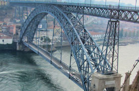 De Ponte Luz, gefotografeerd vanuit de funiculaire