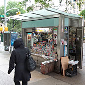 Een snoep- en boekenkiosk. Zie je overal ter wereld, maar is in Nederland volkomen de kop ingedrukt. Vreemd, want ze voldoen aan een grote behoefte.