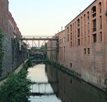 Het oude Chesapeake and Ohio Canal was ooit een industrile ader. Nu is het een schilderachtige wandelroute.