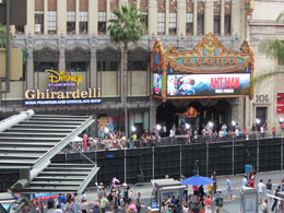 Er komt een filmsterrenparade vanwege de film Antman die hier in premire gaat.