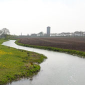 Een zijtak van de Kromme Rijn. Hier zien we de afslag over het hoofd en lopen verkeerd.